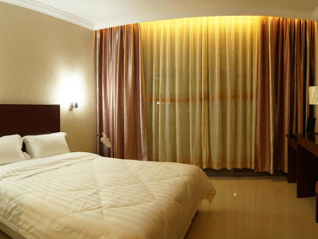 Baguio Crown Legacy Hotel Baguio City Habitación foto